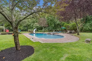 4 Ariana Ct, Oyster Bay, NY 11771 - Photo 36