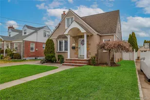 934 Hancock St, Franklin Square, NY 11010 - Photo 2