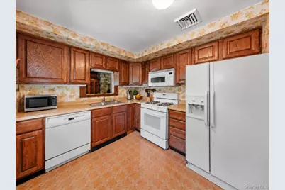 401 Ruskey Lane, Hyde Park, NY 12538 - Photo 12