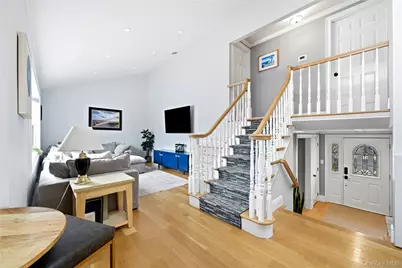 195 N Utica Avenue, Massapequa, NY 11758 - Photo 6