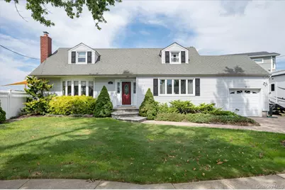 15 E Lincoln Avenue, Massapequa, NY 11758 - Photo 2
