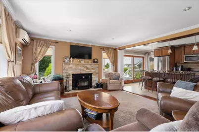 15 E Lincoln Avenue, Massapequa, NY 11758 - Photo 8