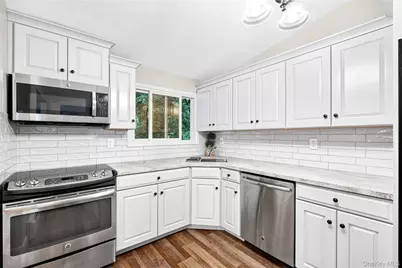 23 Howard Avenue, Valhalla, NY 10595 - Photo 20