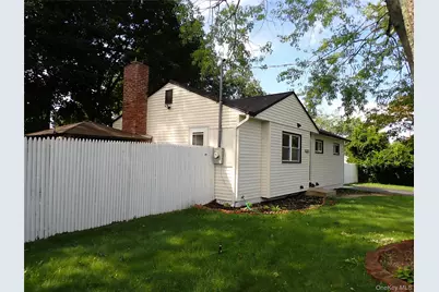 2602 Knickerbocker Avenue, Medford, NY 11763 - Photo 14