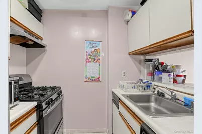 219 Admiral Lane #2219H, Bronx, NY 10473 - Photo 18