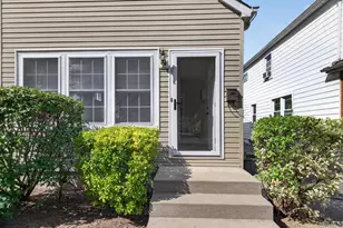 85-48 257th St, Floral Park, NY 11001 - Photo 4