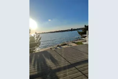 321 Grand Central Avenue, Amityville, NY 11701 - Photo 20