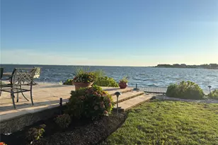 321 Grand Central Ave, Amityville, NY 11701 - Photo 16