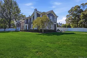 354 Middle Rd, Bayport, NY 11705 - Photo 2