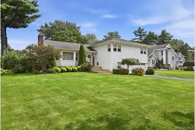 3 Maplewood Lane, East Hills, NY 11576 - Photo 2