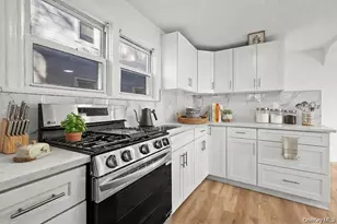 22 Chestnut Pl, Mount Vernon, NY 10553 - Photo 2