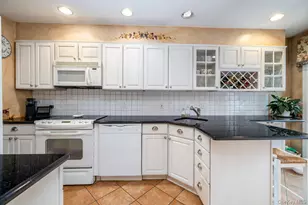 455 Morris Ave, Rockville Centre, NY 11570 - Photo 8