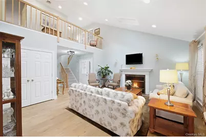 13 Hancock Court, Coram, NY 11727 - Photo 10