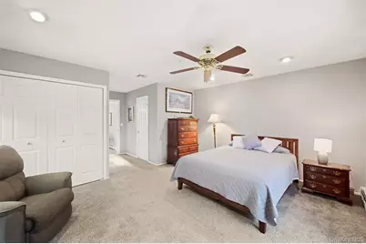 13 Hancock Court, Coram, NY 11727 - Photo 18