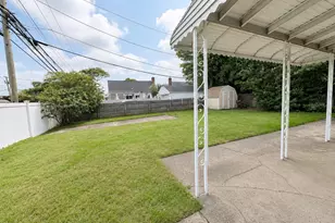 1 Arnold St, Hicksville, NY 11801 - Photo 16