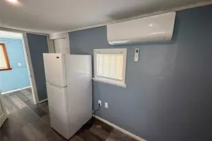 275 Robinson Ave, Newburgh, NY 12550 - Photo 6