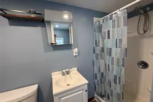 275 Robinson Ave, Newburgh, NY 12550 - Photo 14