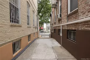3214 Fenton Ave, Bronx, NY 10469 - Photo 10