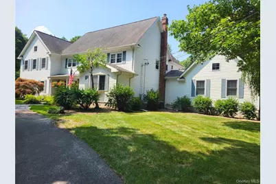 18 Innsbruck Boulevard, Hopewell Junction, NY 12533 - Photo 2