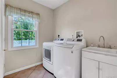 1456 Pine Acres Boulevard, Bay Shore, NY 11706 - Photo 20