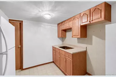 1456 Pine Acres Boulevard, Bay Shore, NY 11706 - Photo 32