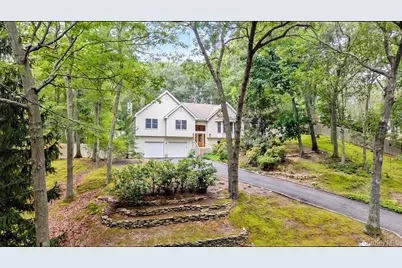 247 Dogwood Drive, Wading River, NY 11792 - Photo 2