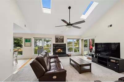90 Hampton Vista Drive, Manorville, NY 11949 - Photo 6