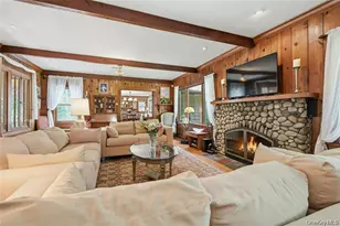 2064 N Country Rd, Wading River, NY 11792 - Photo 8