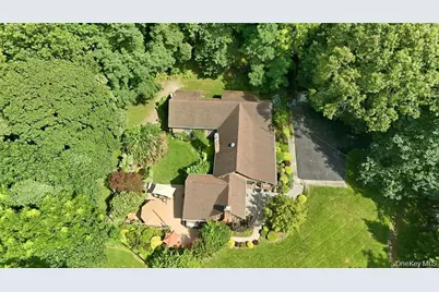 2064 N Country Road, Wading River, NY 11792 - Photo 6
