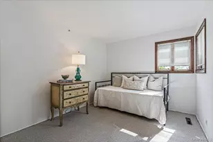 45 Driftwood Dr, Port Washington, NY 11050 - Photo 4