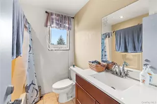 947 N Park Ave, Massapequa, NY 11758 - Photo 14