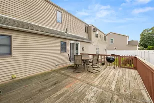 947 N Park Ave, Massapequa, NY 11758 - Photo 16