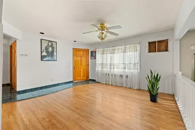 947 N Park Avenue, Massapequa, NY 11758 - Photo 4