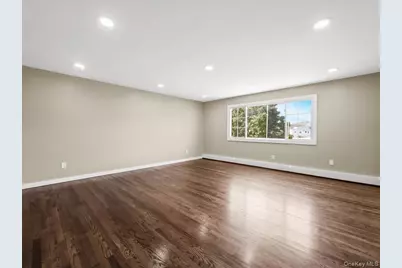 9 Honeysuckle, Kings Park, NY 11754 - Photo 4
