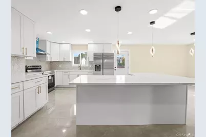 9 Honeysuckle, Kings Park, NY 11754 - Photo 12