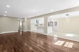 9 Honeysuckle, Kings Park, NY 11754 - Photo 8