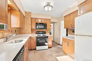 8 Lancaster Ave, Montrose, NY 10548 - Photo 12