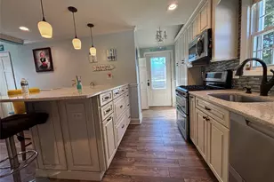 197 S 7th St, Lindenhurst, NY 11757 - Photo 8
