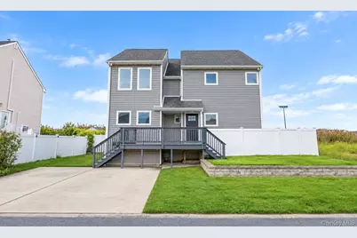 891 S Bay Street, Lindenhurst, NY 11757 - Photo 2