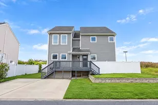 891 S Bay St, Lindenhurst, NY 11757 - Photo 2