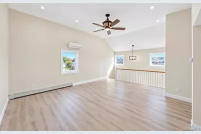 891 S Bay Street, Lindenhurst, NY 11757 - Photo 18