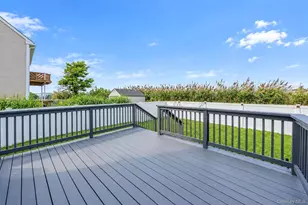 891 S Bay St, Lindenhurst, NY 11757 - Photo 34