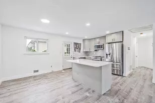 152 Alkier St, Brentwood, NY 11717 - Photo 6