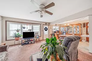 11 E Hollywood Ave, Lindenhurst, NY 11757 - Photo 28