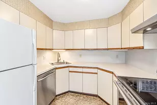 11 E Hollywood Ave, Lindenhurst, NY 11757 - Photo 20