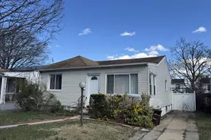 121-37 237th St, Rosedale, NY 11422 - Photo 2
