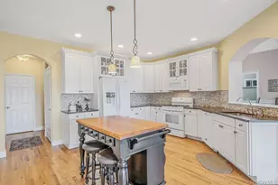 38 Tyler Dr, Riverhead, NY 11901 - Photo 22