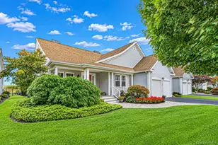 38 Tyler Dr, Riverhead, NY 11901 - Photo 2