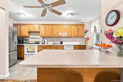 74-45 Yellowstone Boulevard #5G, Rego Park, NY 11374 - Photo 6