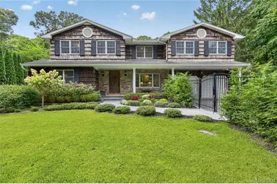 4 Salt Hay Way, Smithtown, NY 11787 - Photo 2